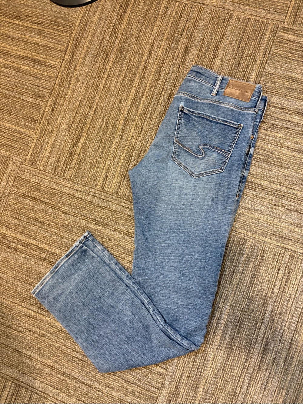 Silver Men's Light Blue Denim Jeans - Classic Straight Fit